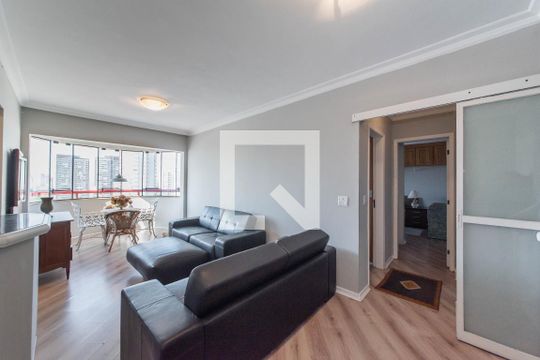 Comprar apartamento no Brooklin com 2 quartos, closet, piscina e churrasqueira no condomínio. — foto 1