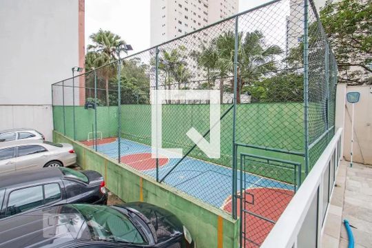 Comprar apartamento no Brooklin com 2 quartos, closet, piscina e churrasqueira no condomínio. — Quadra