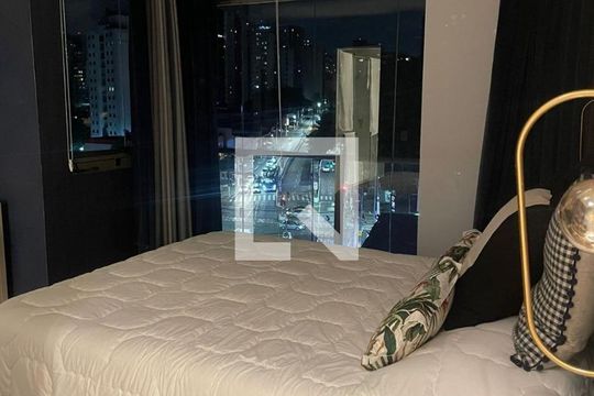 Compra apartamento mobiliado com 2 quartos, varanda e piscina no condomínio. — foto 12