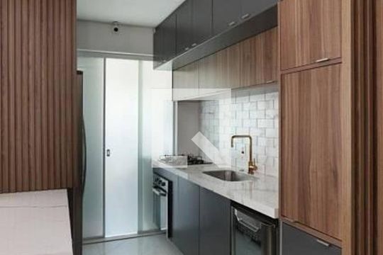 Compra apartamento mobiliado com 2 quartos, varanda e piscina no condomínio. — foto 18