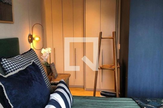 Compra apartamento mobiliado com 2 quartos, varanda e piscina no condomínio. — foto 7