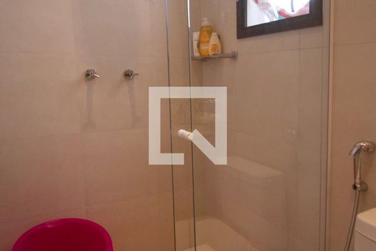 Apartamento à venda, com 89 m², 2 quartos e 2 vagas — Banheiro da Suíte 1