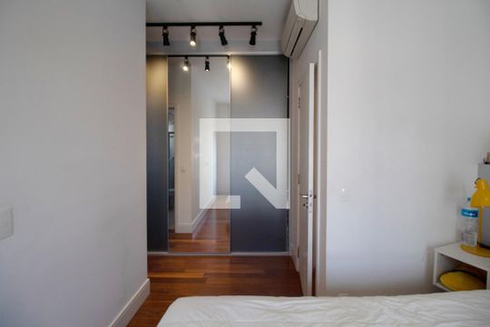 Apartamento à venda, com 89 m², 2 quartos e 2 vagas — Suíte 2