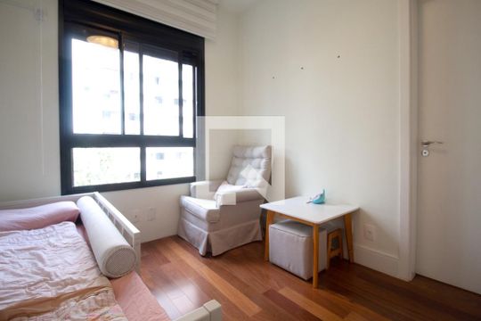 Apartamento à venda, com 89 m², 2 quartos e 2 vagas — Suíte 1