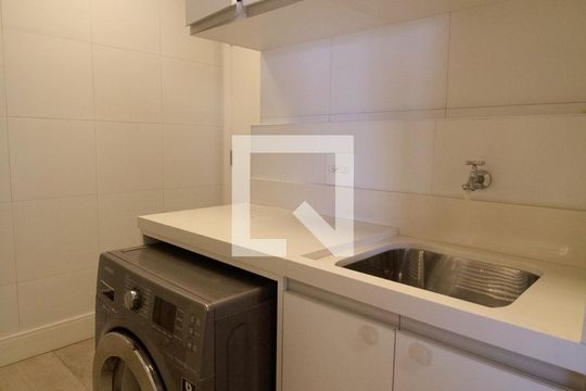 Apartamento à venda, com 89 m², 2 quartos e 2 vagas — Área de serviço