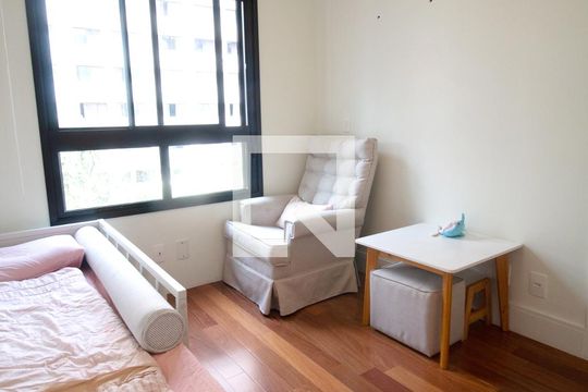 Apartamento à venda, com 89 m², 2 quartos e 2 vagas — Suíte 1