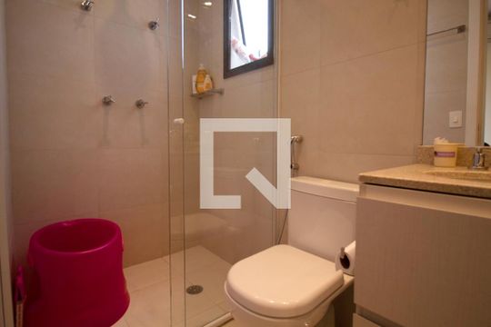 Apartamento à venda, com 89 m², 2 quartos e 2 vagas — Banheiro da Suíte 1