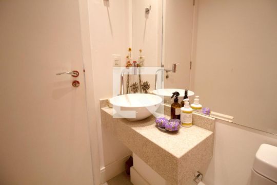 Apartamento à venda, com 89 m², 2 quartos e 2 vagas — Lavabo