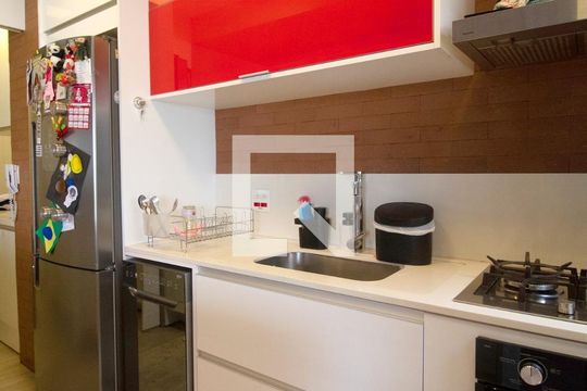 Apartamento à venda, com 89 m², 2 quartos e 2 vagas — Cozinha