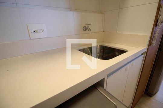 Apartamento à venda, com 89 m², 2 quartos e 2 vagas — Área de serviço