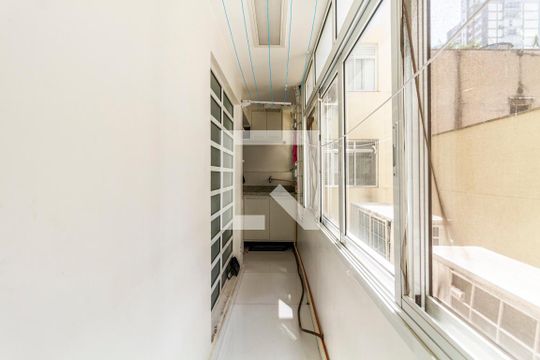 Apartamento à venda, com 133 m², 2 quartos e 1 vaga — Área de Serviço