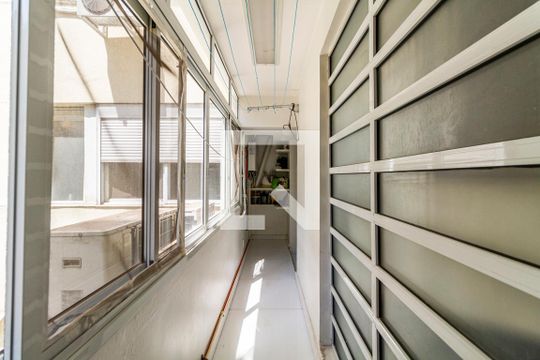 Apartamento à venda, com 133 m², 2 quartos e 1 vaga — Área de Serviço