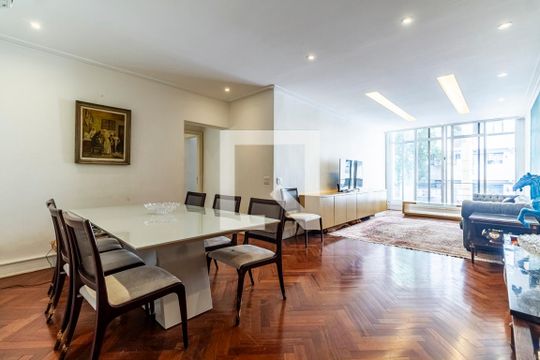 Apartamento à venda, com 133 m², 2 quartos e 1 vaga — foto 1