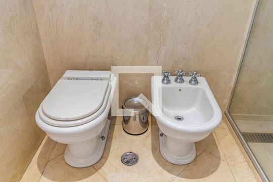 Apartamento à venda, com 133 m², 2 quartos e 1 vaga — Banheiro 1 da Suíte 2
