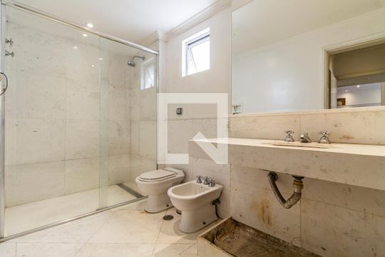 Apartamento à venda, com 133 m², 2 quartos e 1 vaga — Banheiro 2 da Suíte 2