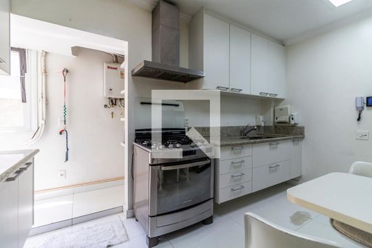 Apartamento à venda, com 133 m², 2 quartos e 1 vaga — Cozinha