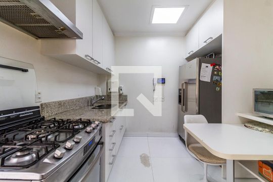 Apartamento à venda, com 133 m², 2 quartos e 1 vaga — Cozinha