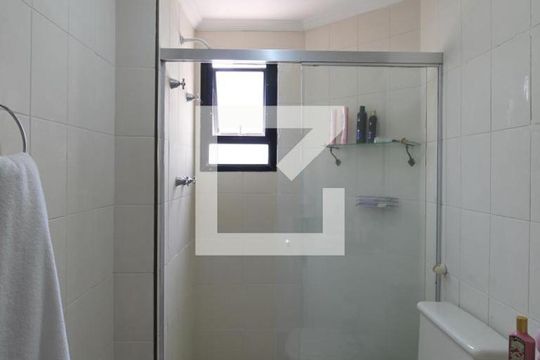 Apartamento à venda, com 196 m², 4 quartos e 3 vagas — Banheiro da Suíte 1