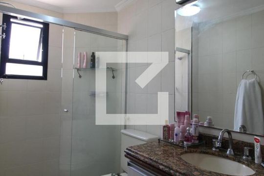 Apartamento à venda, com 196 m², 4 quartos e 3 vagas — Banheiro da Suíte 1