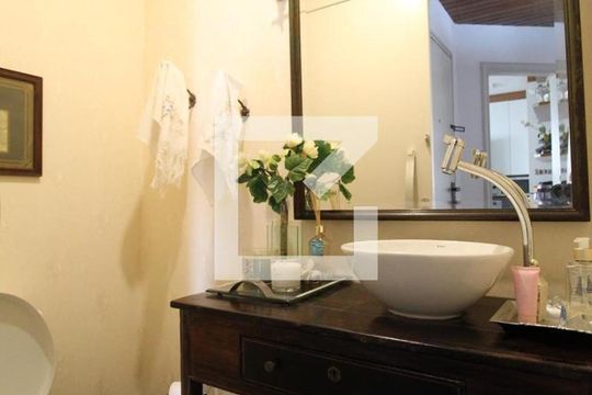 Apartamento à venda, com 196 m², 4 quartos e 3 vagas — Lavabo