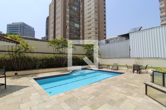 Apartamento à venda, com 196 m², 4 quartos e 3 vagas — Área Comum - Piscina