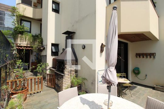 Apartamento à venda, com 196 m², 4 quartos e 3 vagas — Varanda