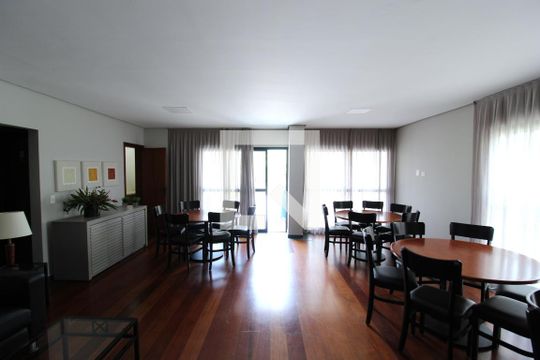 Apartamento à venda, com 196 m², 4 quartos e 3 vagas — Área Comum - Salão de Festas