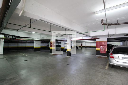 Apartamento à venda, com 196 m², 4 quartos e 3 vagas — Garagem