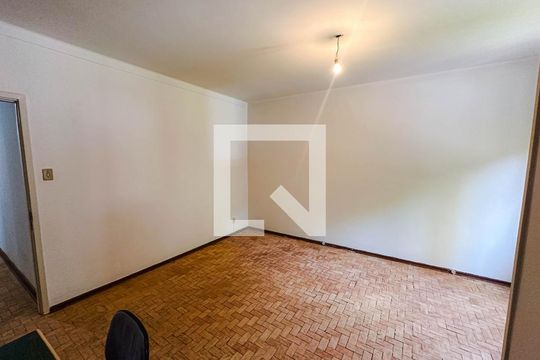 Casa na Pompeia com 4 quartos e closet. Compra ideal. — quarto