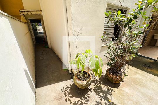 Casa na Pompeia com 4 quartos e closet. Compra ideal. — Área comum