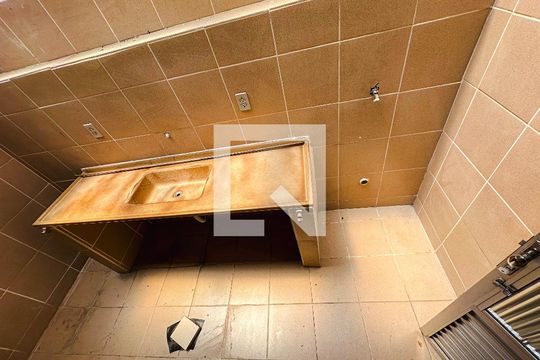 Casa na Pompeia com 4 quartos e closet. Compra ideal. — casa 2/cozinha/Área de Serviço