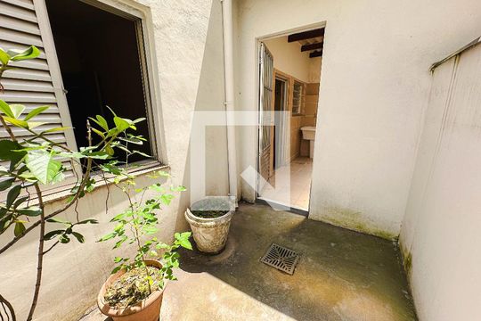 Casa na Pompeia com 4 quartos e closet. Compra ideal. — Área comum