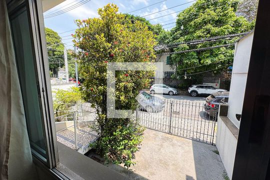 Casa na Pompeia com 4 quartos e closet. Compra ideal. — sala/vista