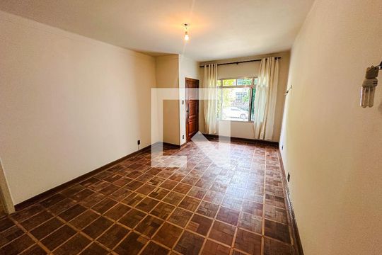 Casa na Pompeia com 4 quartos e closet. Compra ideal. — sala