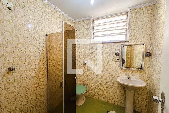 Casa na Pompeia com 4 quartos e closet. Compra ideal. — casa 2/banheiro