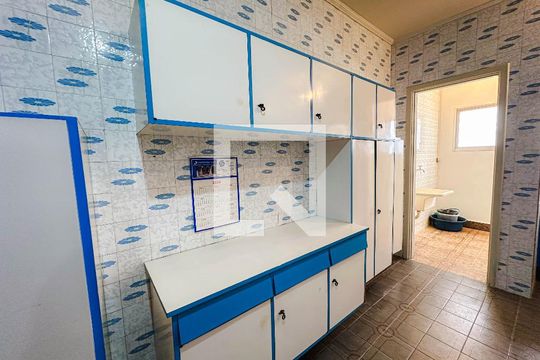 Casa na Pompeia com 4 quartos e closet. Compra ideal. — cozinha