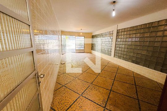Casa na Pompeia com 4 quartos e closet. Compra ideal. — Área comum