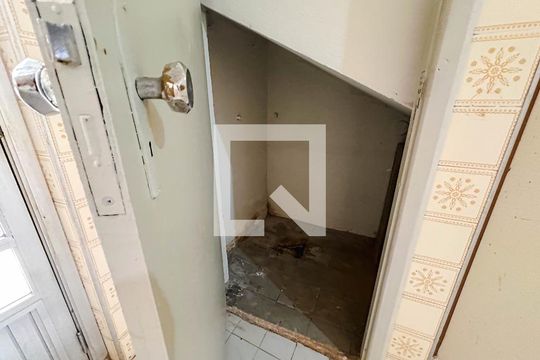 Casa na Pompeia com 4 quartos e closet. Compra ideal. — casa 2/Área de Serviço de quarto