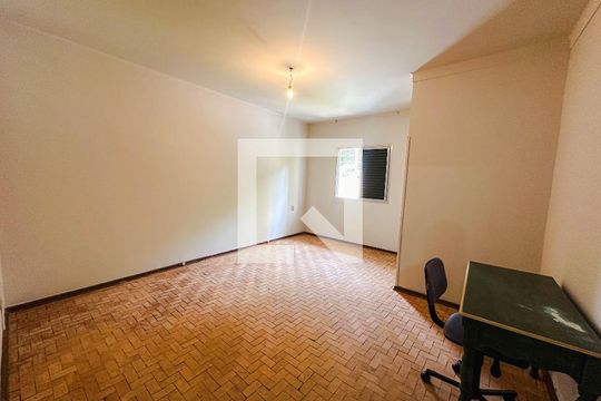 Casa na Pompeia com 4 quartos e closet. Compra ideal. — quarto