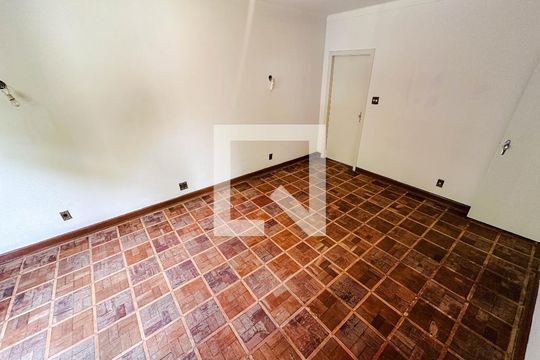 Casa na Pompeia com 4 quartos e closet. Compra ideal. — sala