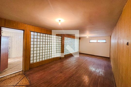 Casa na Pompeia com 4 quartos e closet. Compra ideal. — casa 2/sala