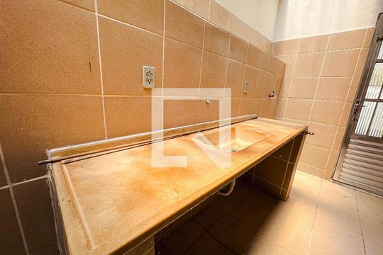 Casa na Pompeia com 4 quartos e closet. Compra ideal. — casa 2/cozinha/Área de Serviço