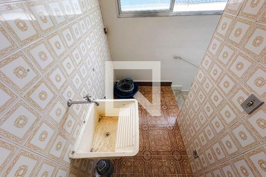 Casa na Pompeia com 4 quartos e closet. Compra ideal. — Área de Serviço