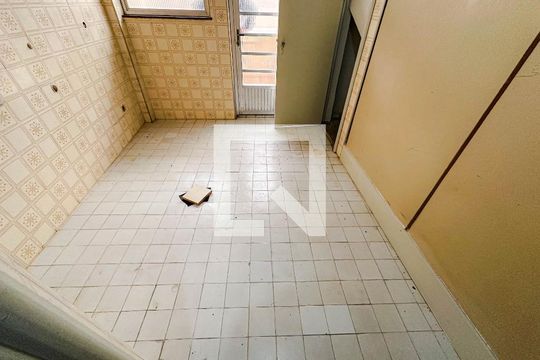 Casa na Pompeia com 4 quartos e closet. Compra ideal. — casa 2/cozinha/Área de Serviço