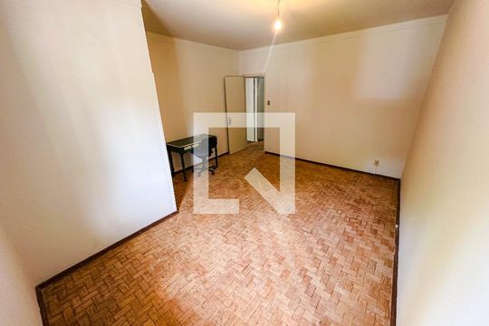 Casa na Pompeia com 4 quartos e closet. Compra ideal. — quarto