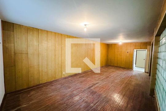 Casa na Pompeia com 4 quartos e closet. Compra ideal. — casa 2/sala