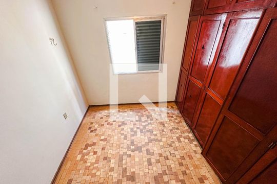 Casa na Pompeia com 4 quartos e closet. Compra ideal. — casa 2/quarto 4