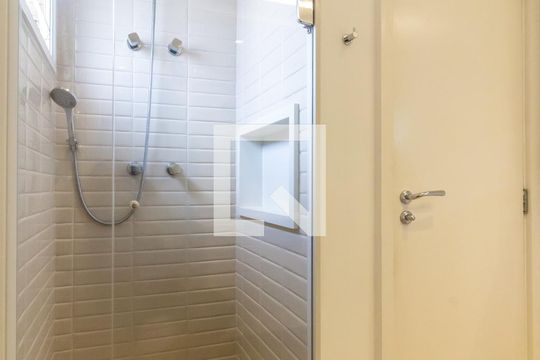 Apartamento à venda, com 175 m², 3 quartos e 3 vagas — Banheiro da Suíte 1