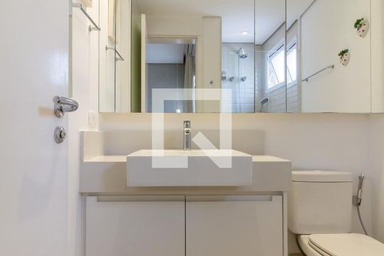 Apartamento à venda, com 175 m², 3 quartos e 3 vagas — Banheiro da Suíte 1