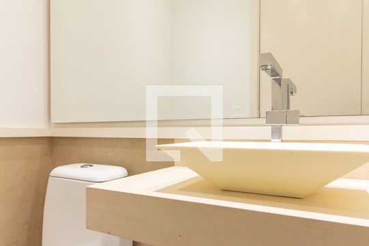 Apartamento à venda, com 175 m², 3 quartos e 3 vagas — Lavabo